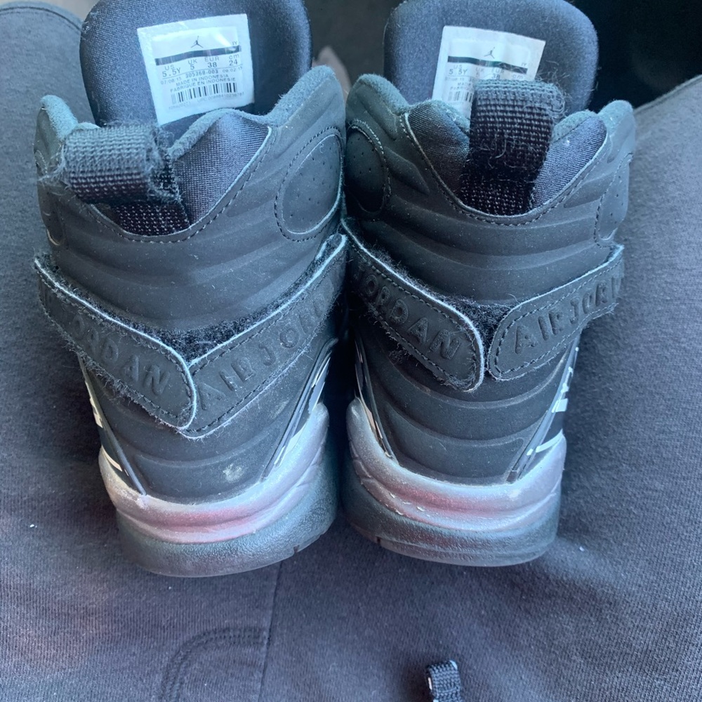 Jordans “chrome” 8’a - Picture 4 of 4